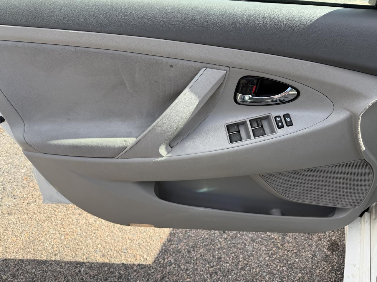 Toyota Camry Base 6-Spd AT 2011