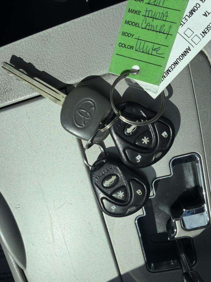 Toyota Camry Base 6-Spd AT 2011