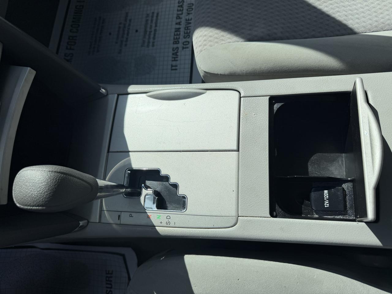 Toyota Camry Base 6-Spd AT 2011