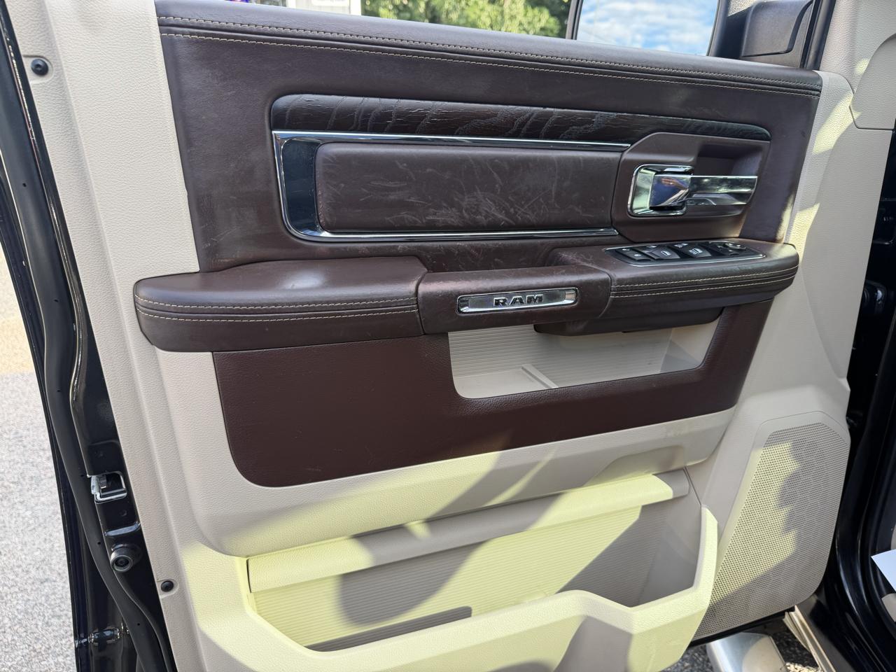 RAM 1500 Longhorn Crew Cab SWB 4WD 2016