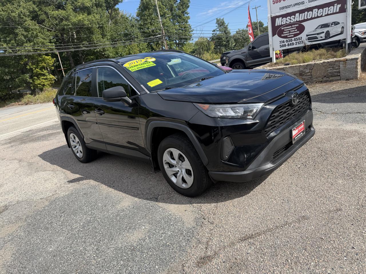 Toyota RAV4 LE AWD 2019