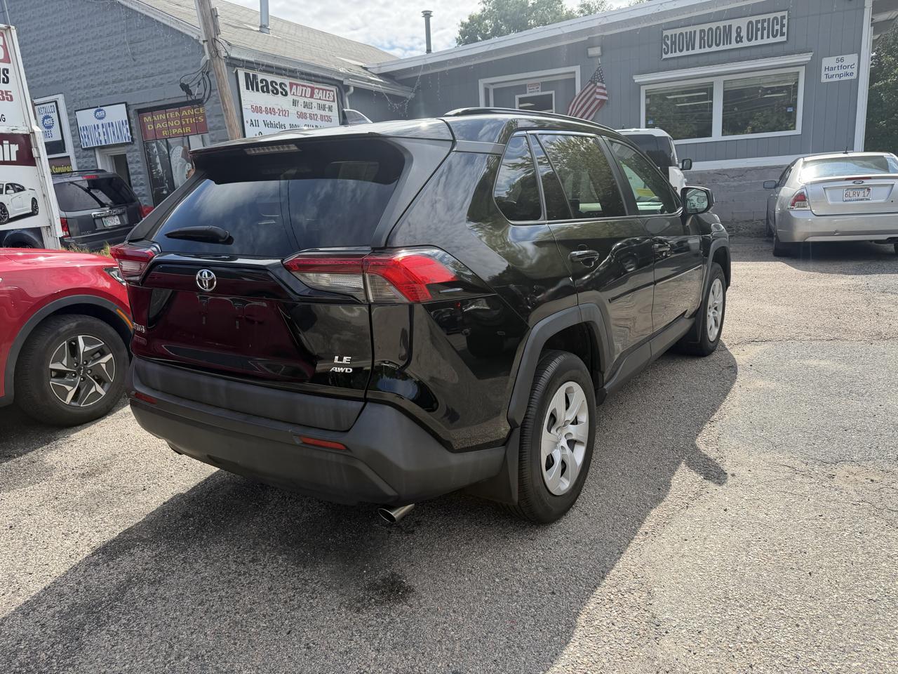Toyota RAV4 LE AWD 2019