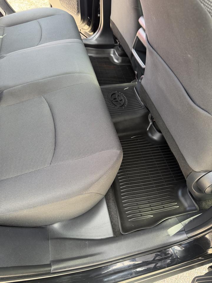 Toyota RAV4 LE AWD 2019