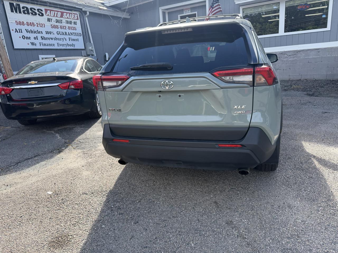 Toyota RAV4 XLE AWD 2019