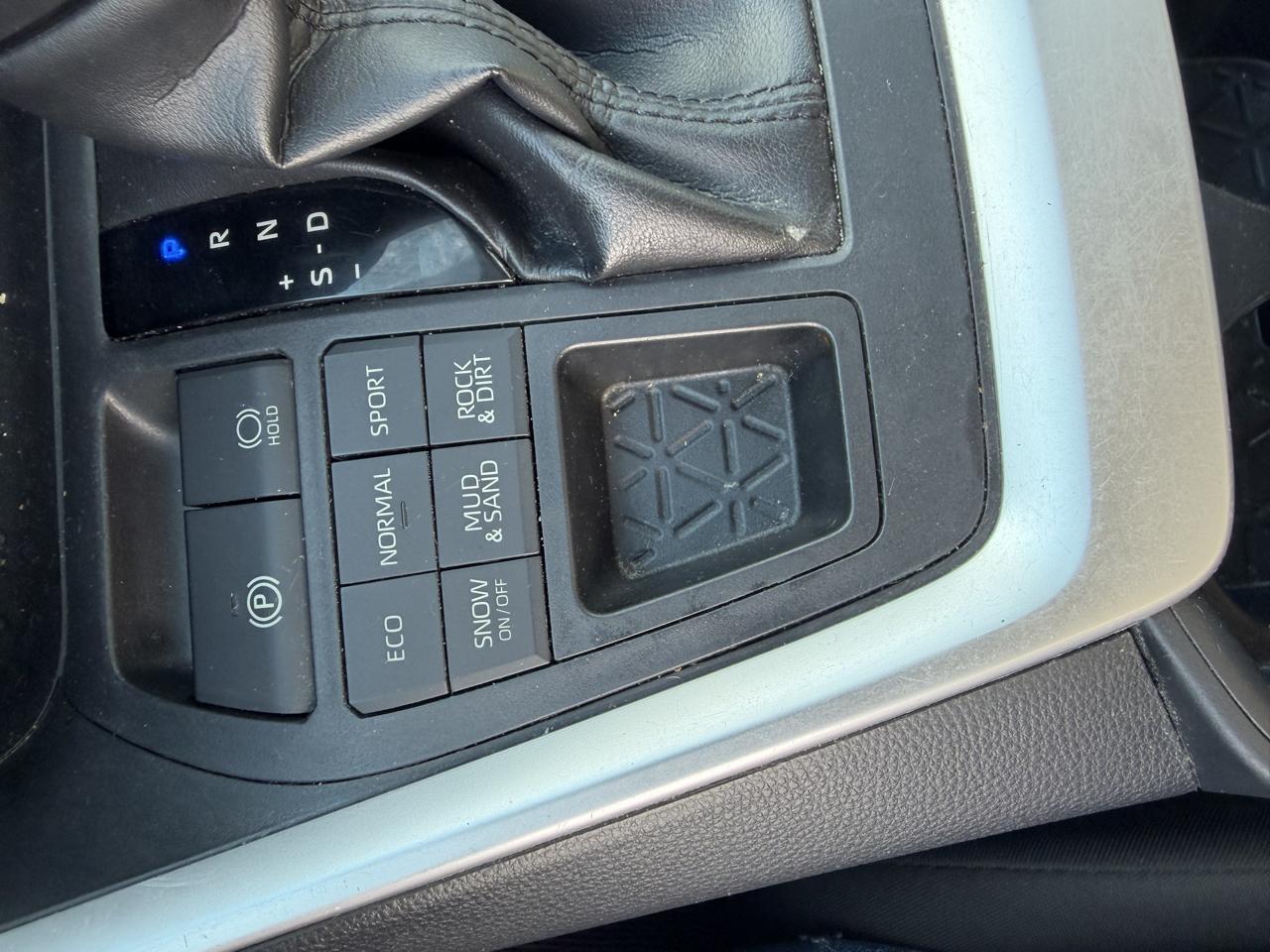 Toyota RAV4 XLE AWD 2019