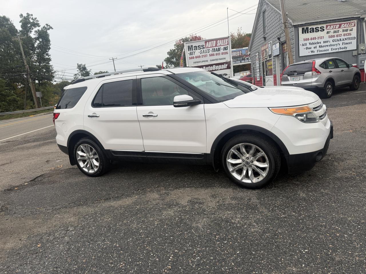 Ford Explorer photo 8