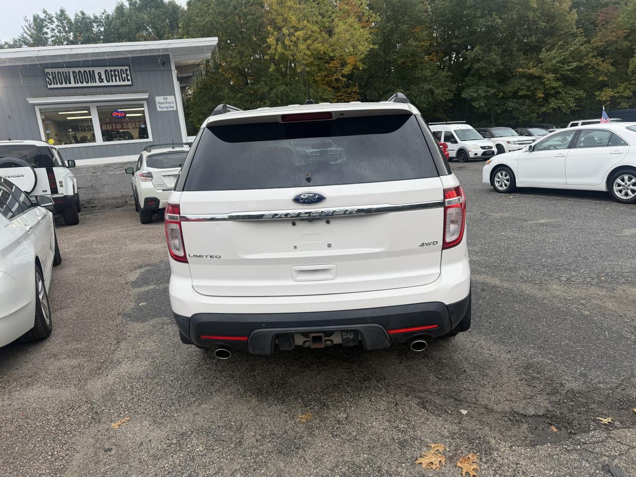 Ford Explorer photo 10