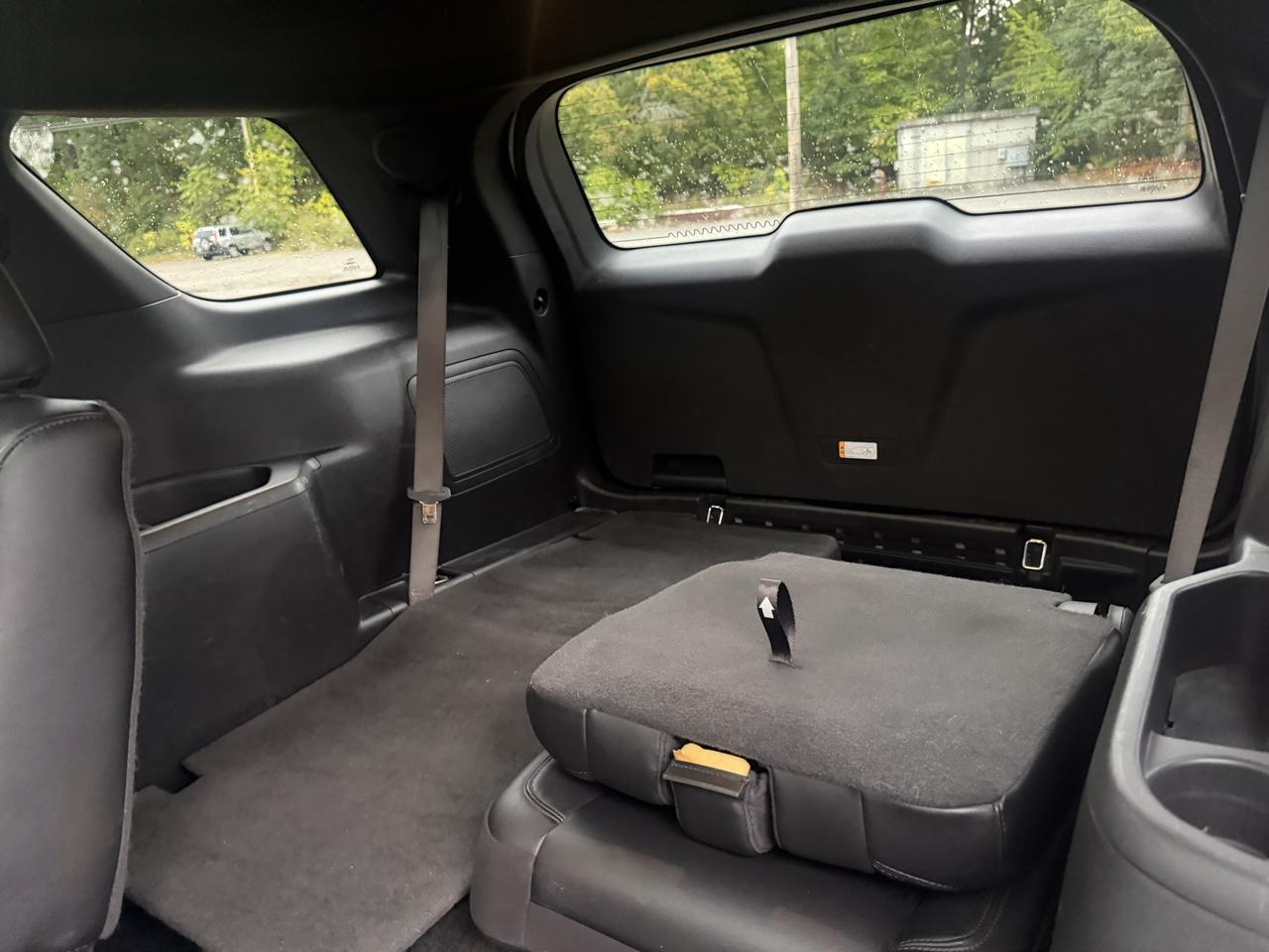 Ford Explorer photo 12