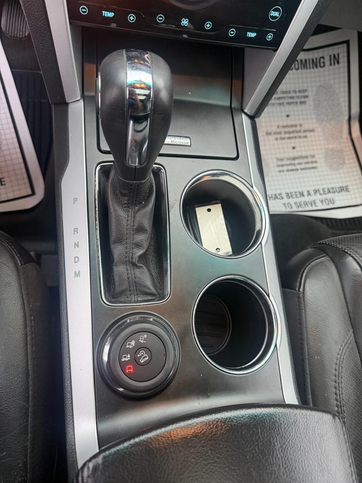 Ford Explorer photo 26