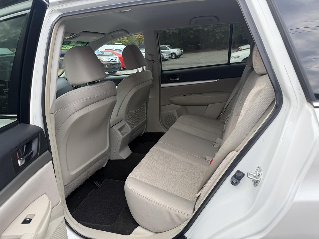 Subaru Outback 2.5i Premium 2013