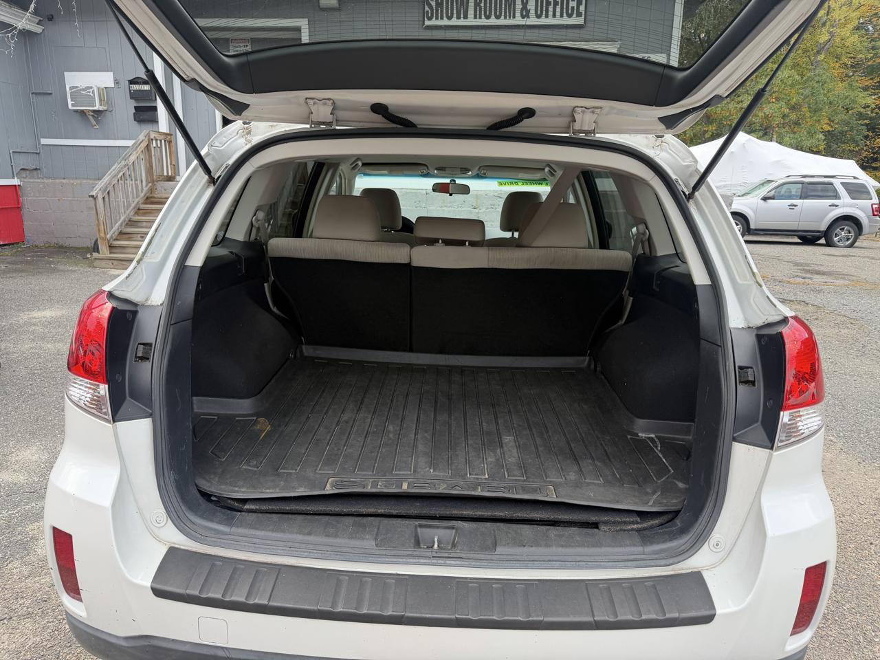 Subaru Outback 2.5i Premium 2013
