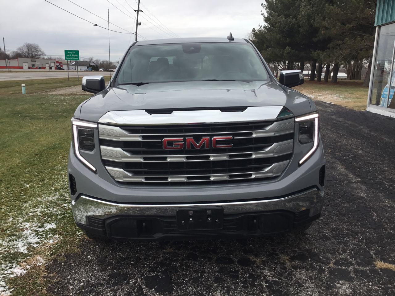 GMC Sierra 1500 4WD Crew Cab 157" SLE 2024