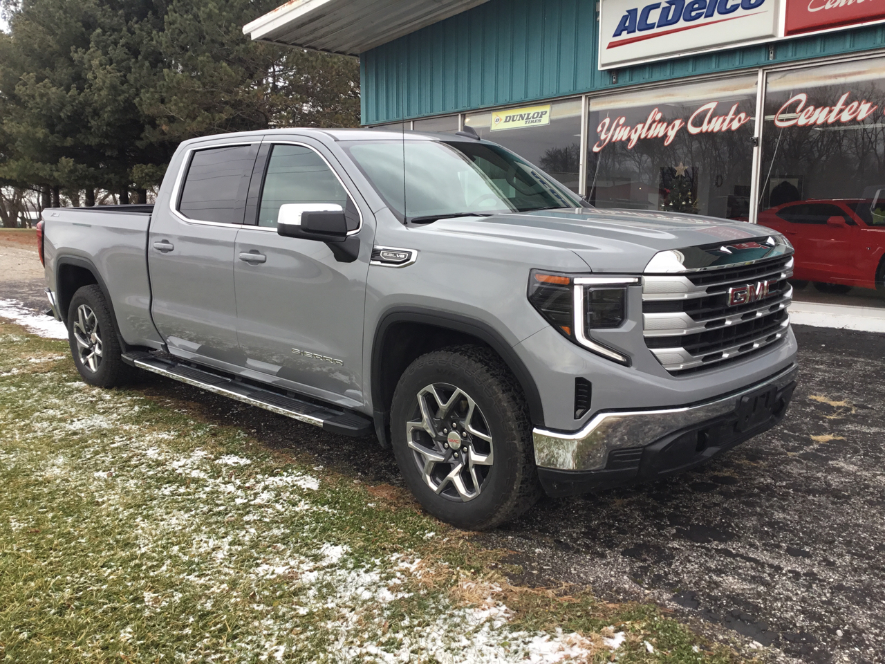 GMC Sierra 1500 4WD Crew Cab 157" SLE 2024