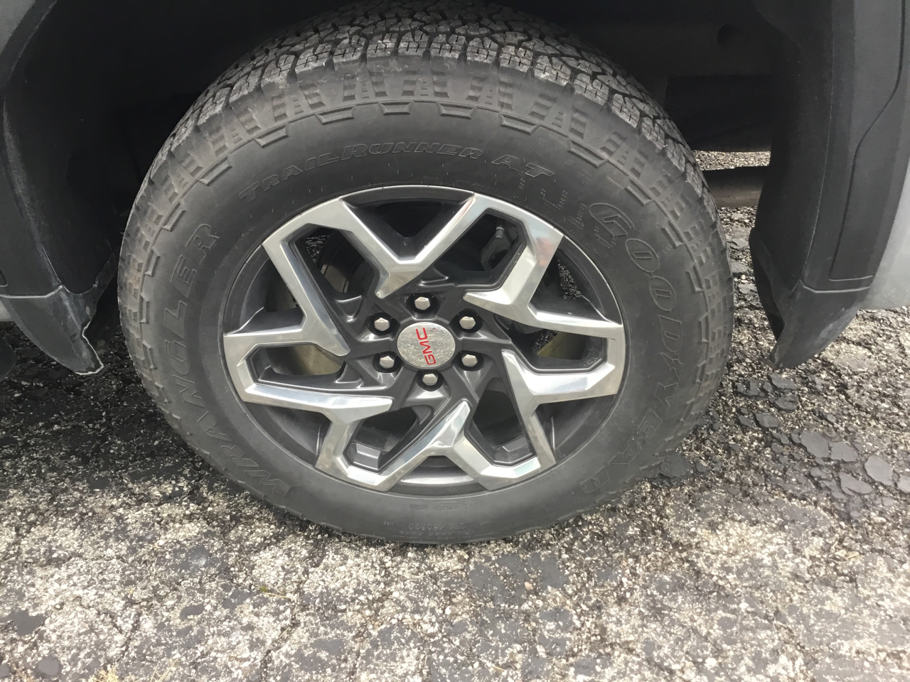 GMC Sierra 1500 4WD Crew Cab 157" SLE 2024