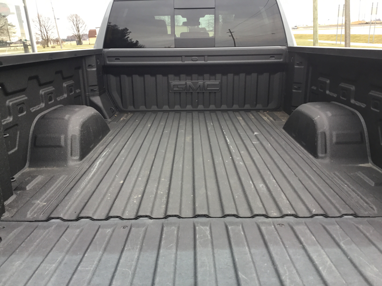 GMC Sierra 1500 4WD Crew Cab 157" SLE 2024