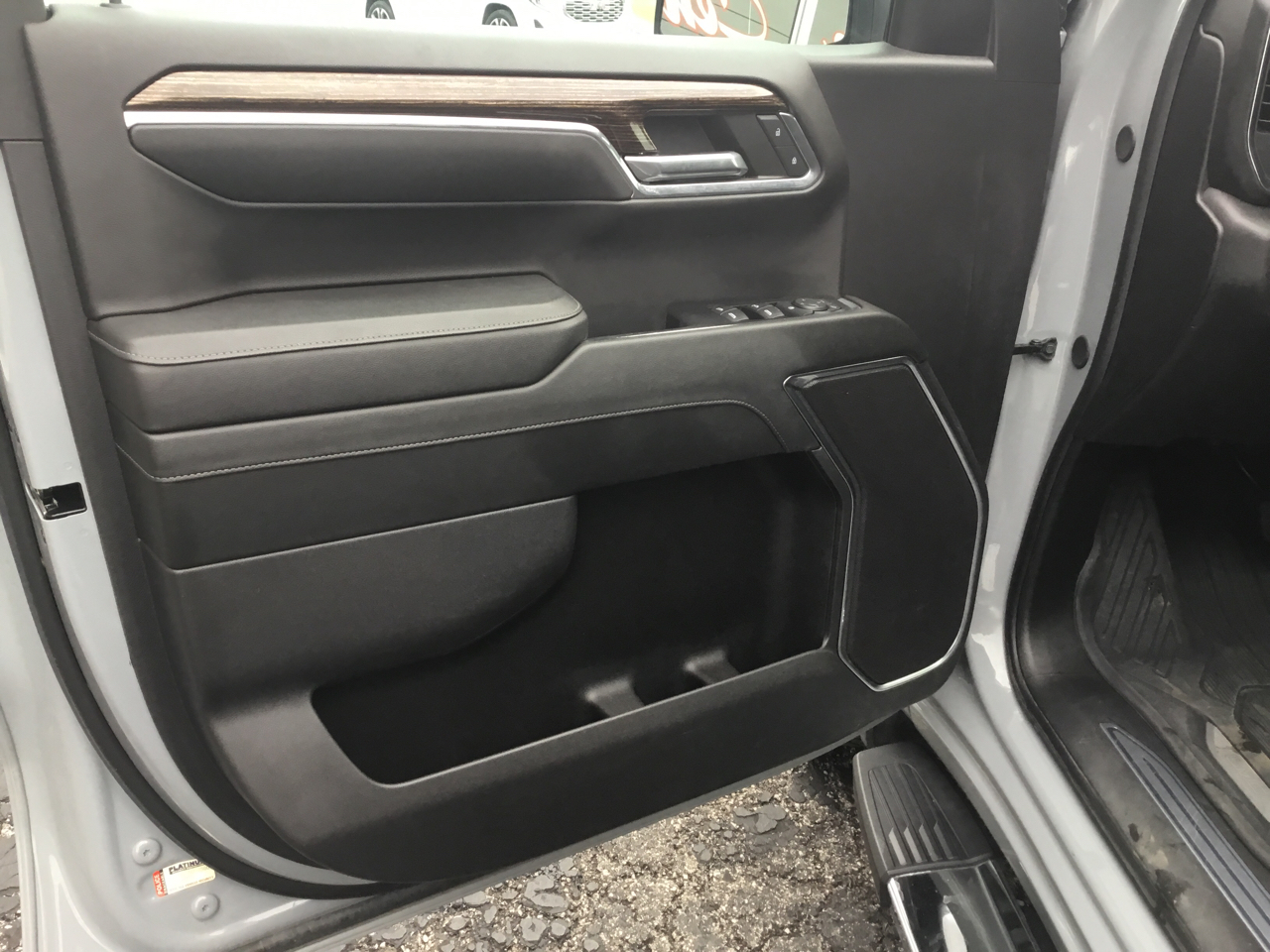 GMC Sierra 1500 4WD Crew Cab 157" SLE 2024