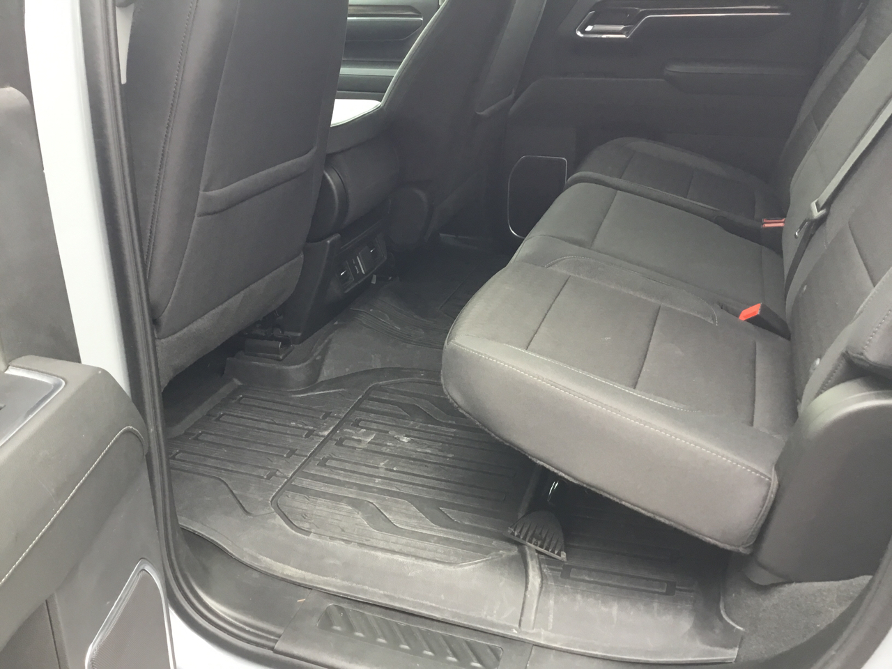 GMC Sierra 1500 4WD Crew Cab 157" SLE 2024