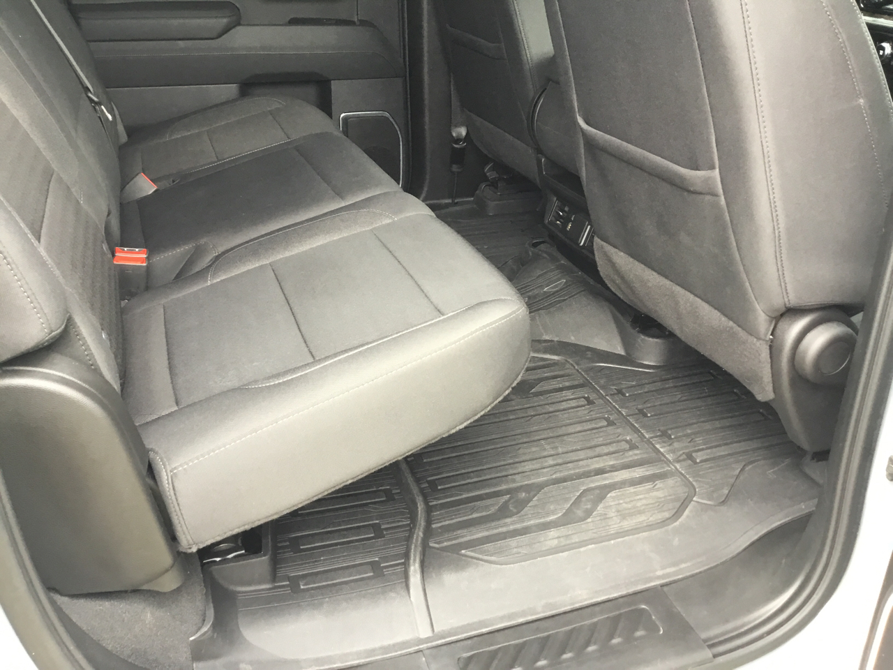 GMC Sierra 1500 4WD Crew Cab 157" SLE 2024