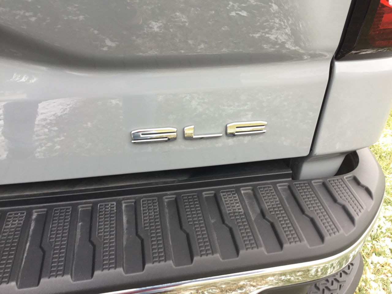 GMC Sierra 1500 4WD Crew Cab 157" SLE 2024