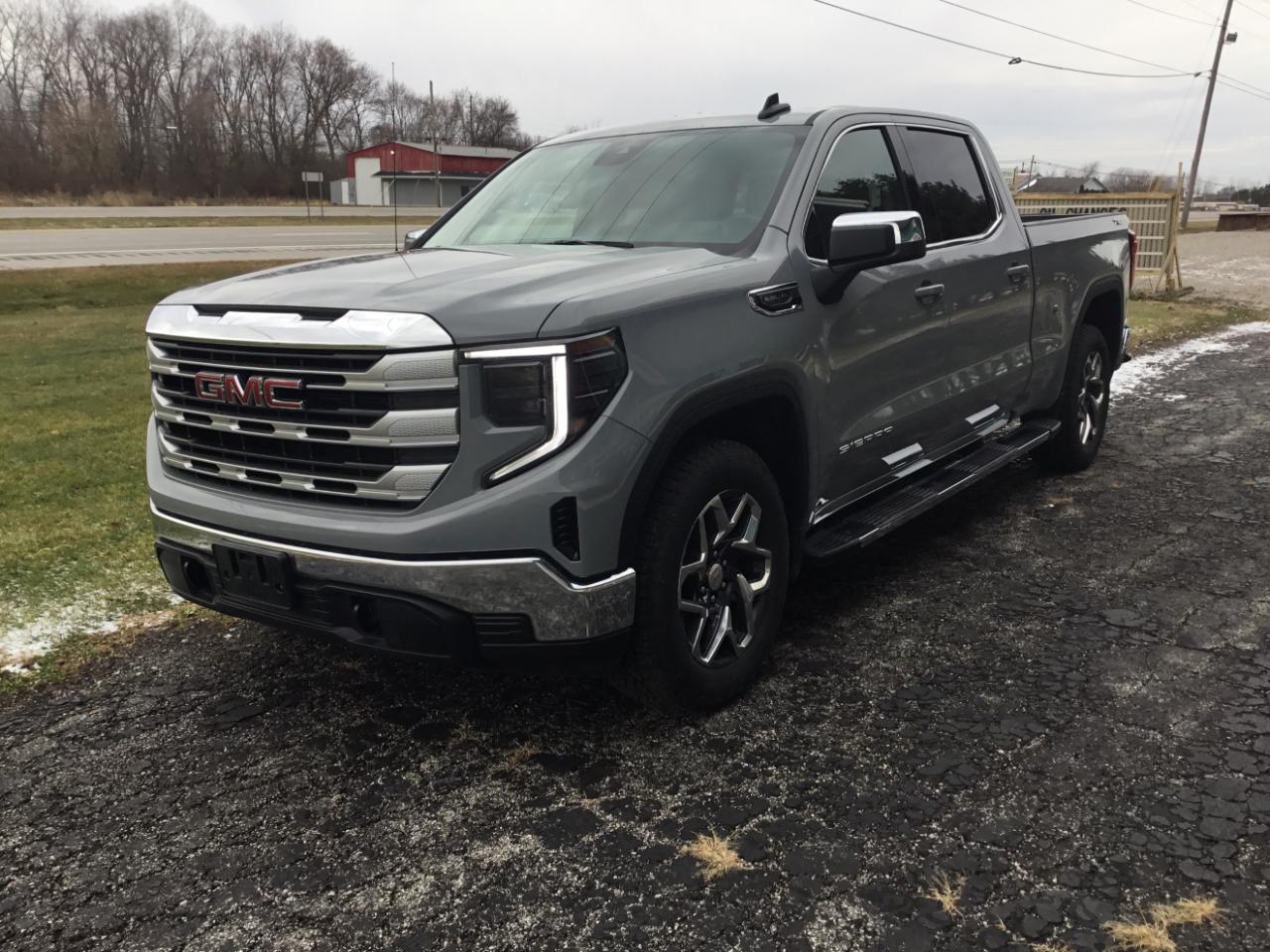 GMC Sierra 1500 4WD Crew Cab 157" SLE 2024