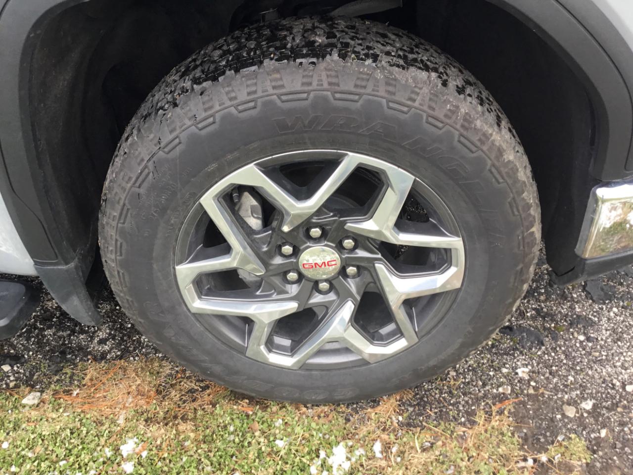 GMC Sierra 1500 4WD Crew Cab 157" SLE 2024