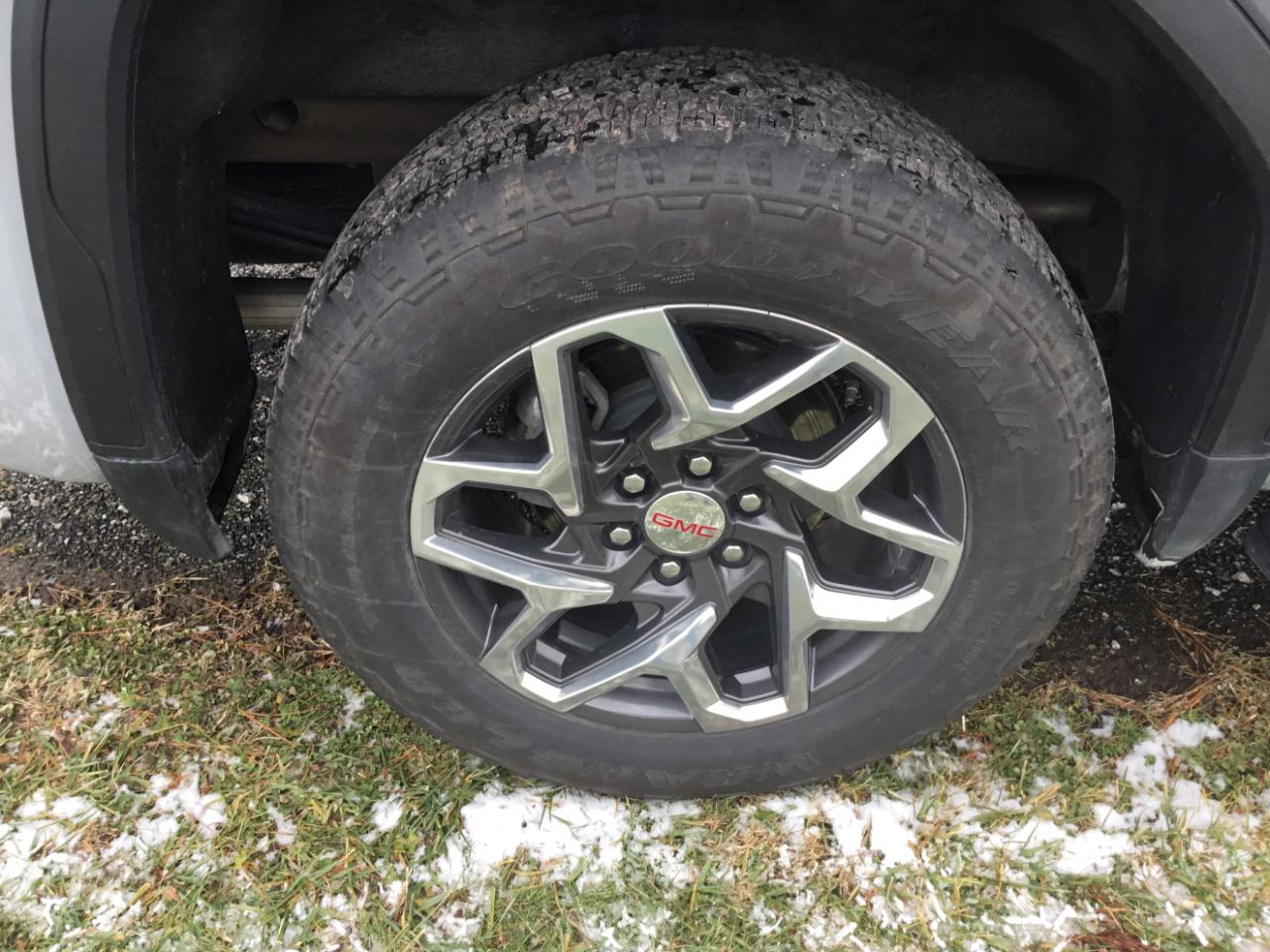 GMC Sierra 1500 4WD Crew Cab 157" SLE 2024