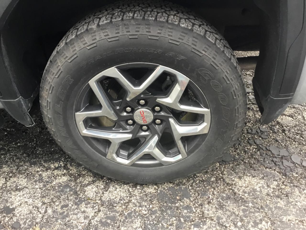 GMC Sierra 1500 4WD Crew Cab 157" SLE 2024