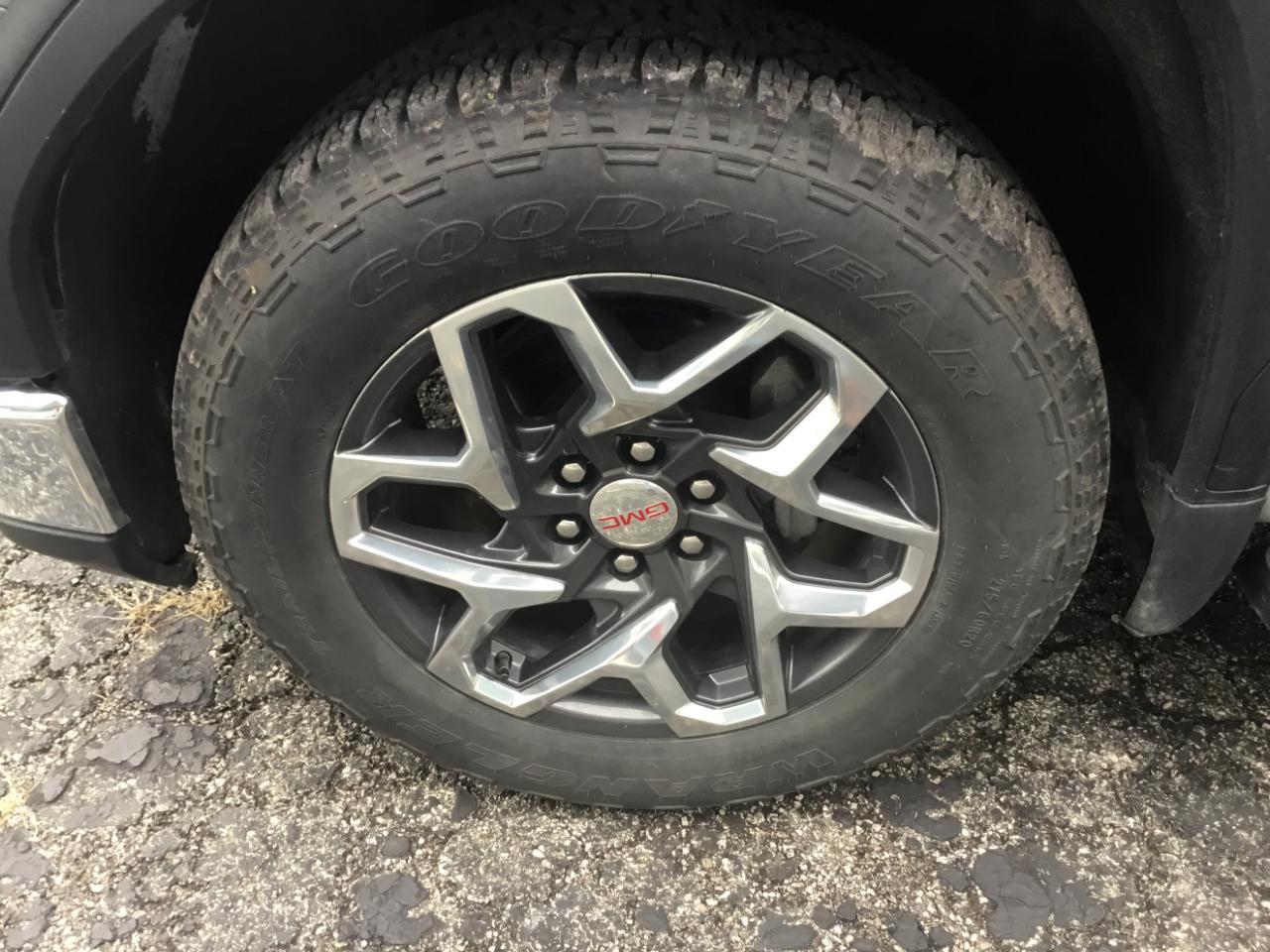 GMC Sierra 1500 4WD Crew Cab 157" SLE 2024