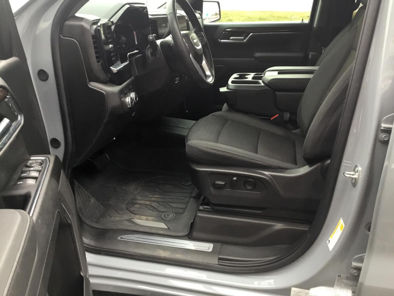 GMC Sierra 1500 4WD Crew Cab 157" SLE 2024