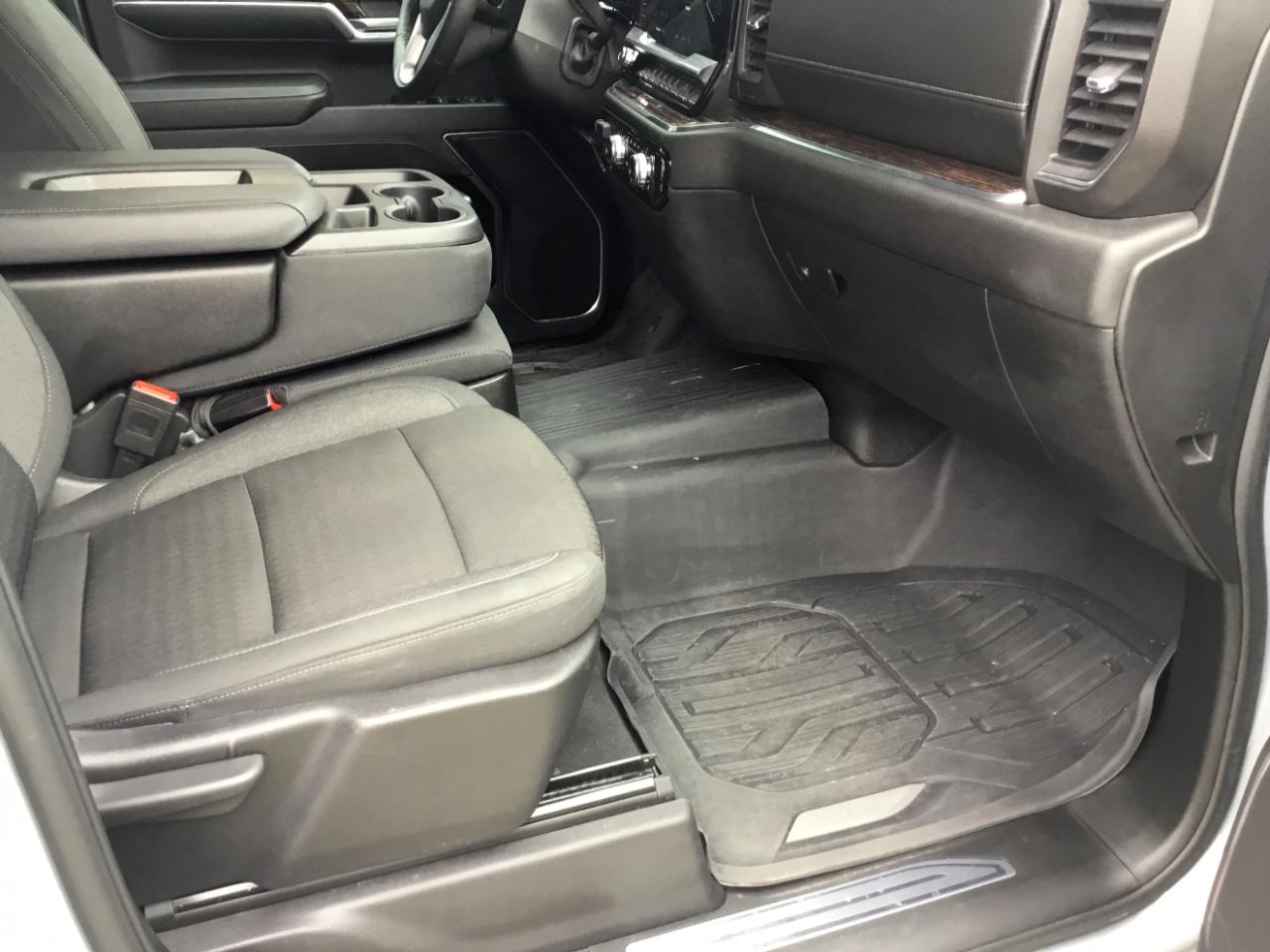 GMC Sierra 1500 4WD Crew Cab 157" SLE 2024