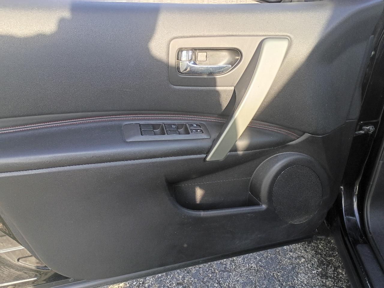 Nissan Rogue S AWD 2012