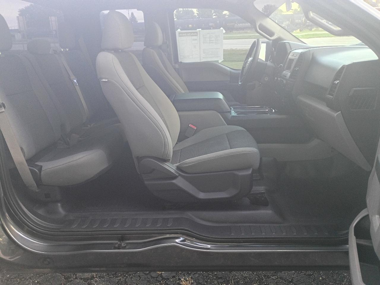 Ford F-150 XL SuperCab 6.5-ft. Bed 4WD 2016