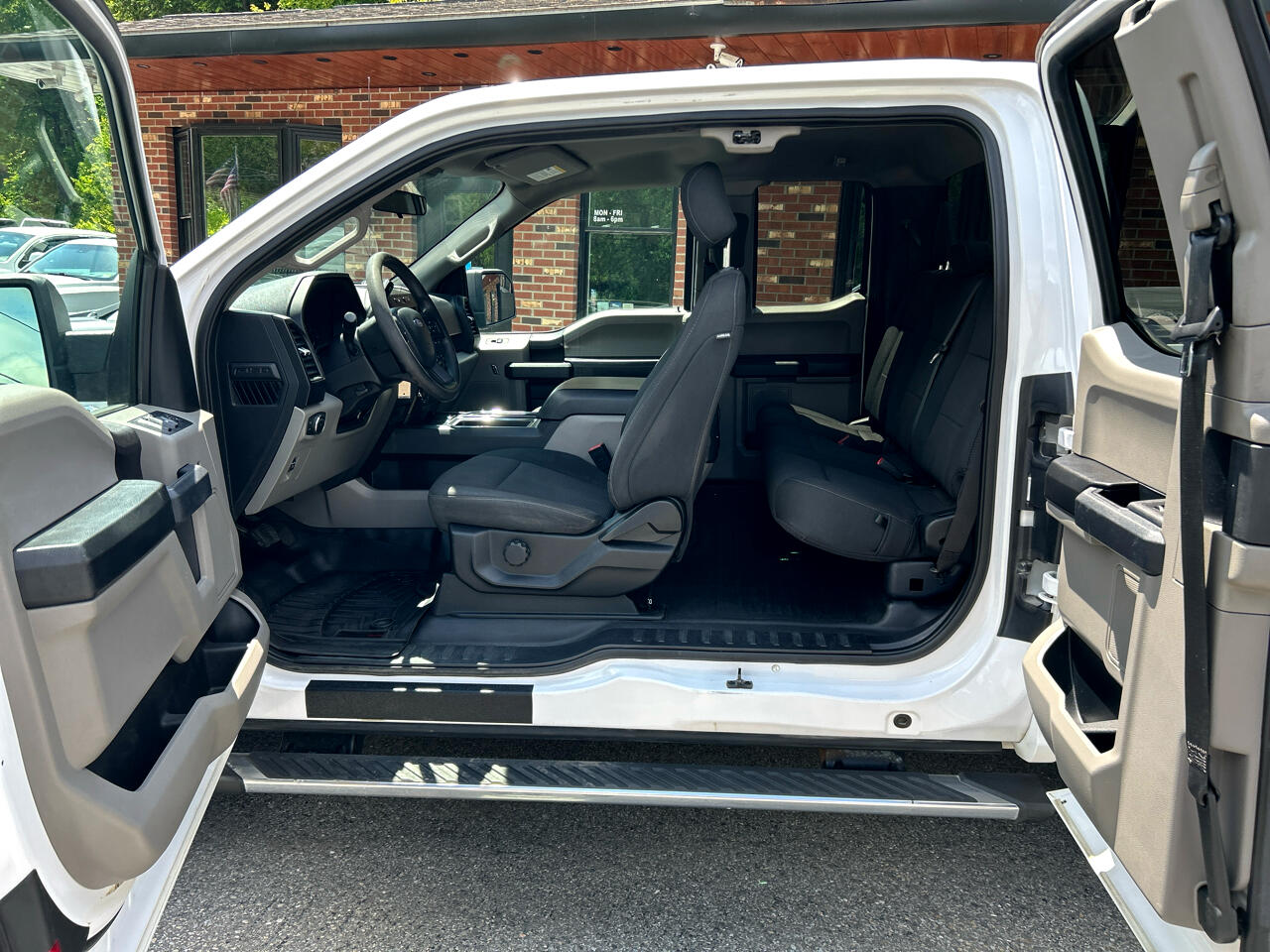 Ford F-150 XL SuperCab 6.5-ft. Bed 4WD 2019 Ford F-150 XL SuperCab 6.5-ft. Bed 4WD 2019