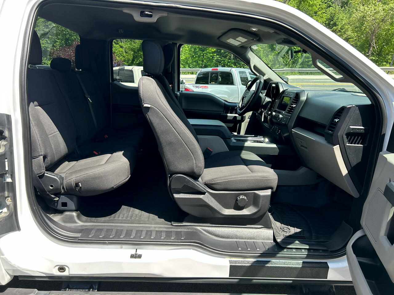 Ford F-150 XL SuperCab 6.5-ft. Bed 4WD 2019 Ford F-150 XL SuperCab 6.5-ft. Bed 4WD 2019