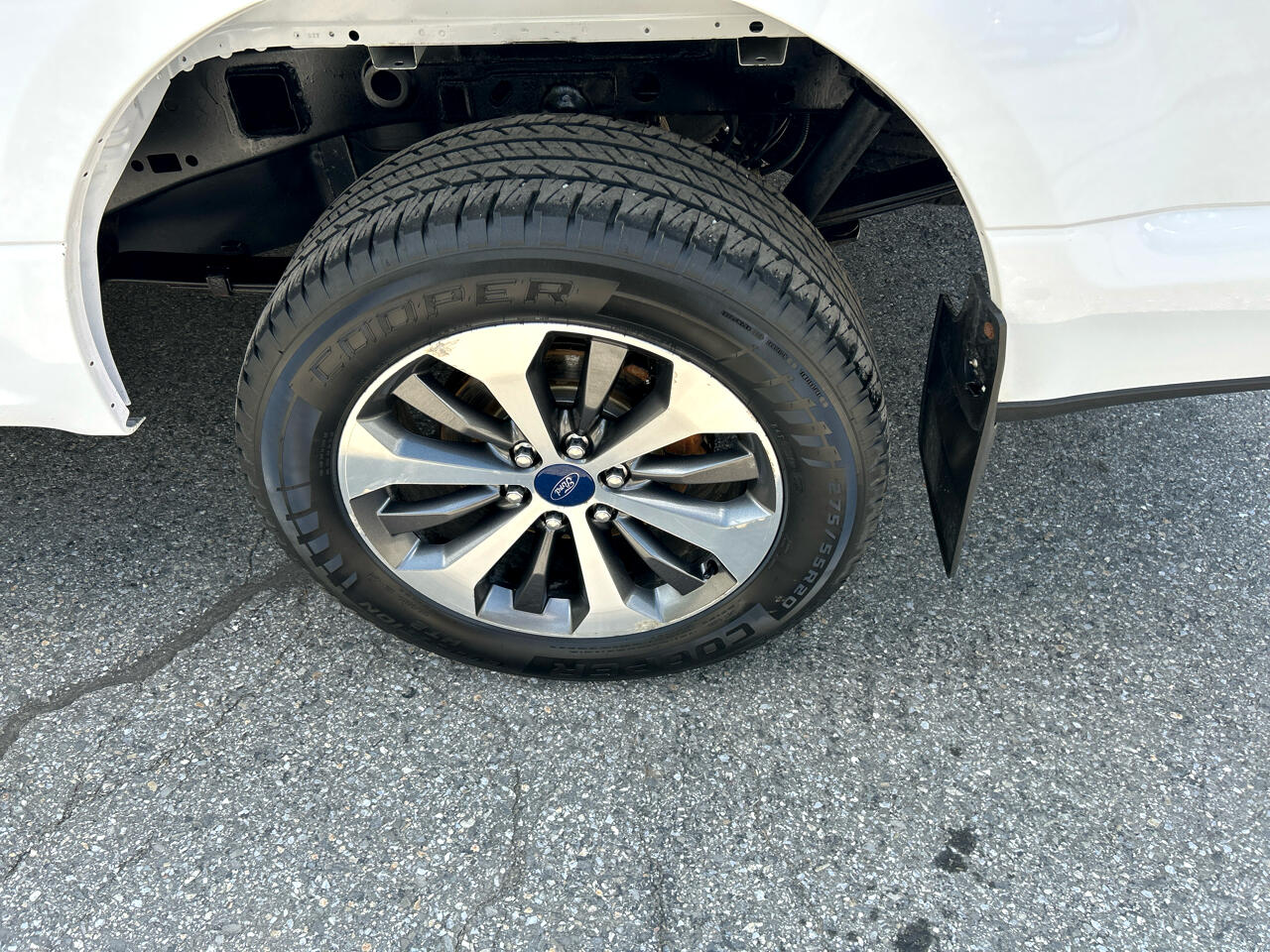 Ford F-150 XL SuperCab 6.5-ft. Bed 4WD 2019 Ford F-150 XL SuperCab 6.5-ft. Bed 4WD 2019