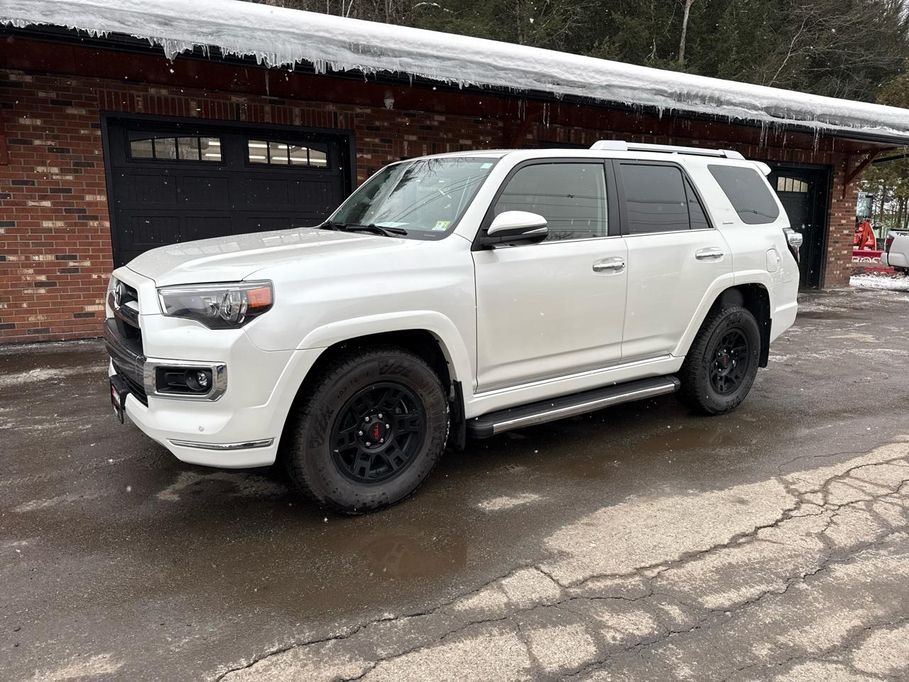 Toyota 4Runner Limited 4WD 2021