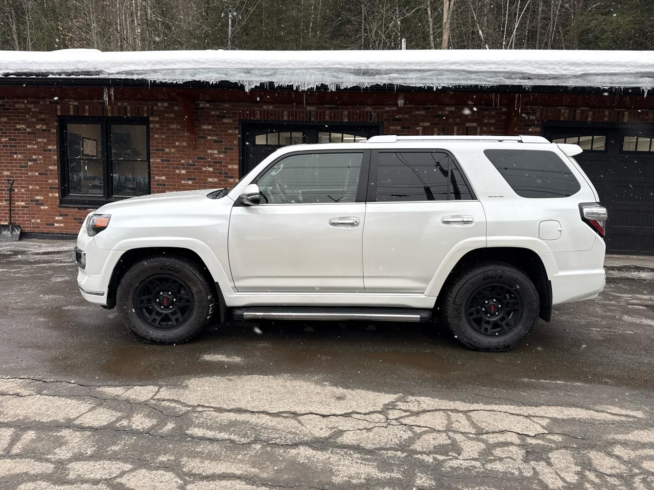 Toyota 4Runner Limited 4WD 2021