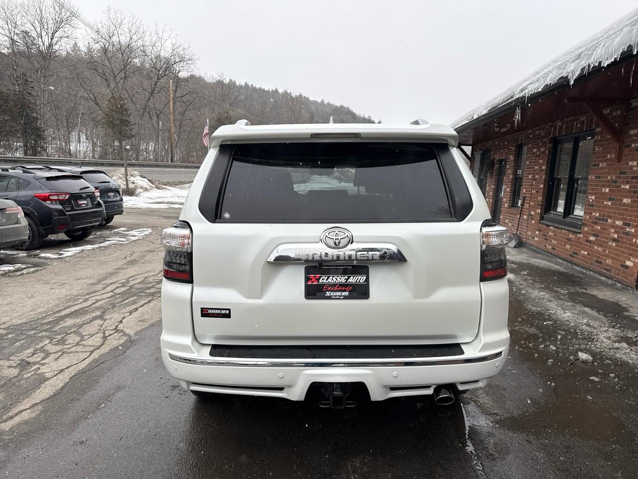 Toyota 4Runner Limited 4WD 2021