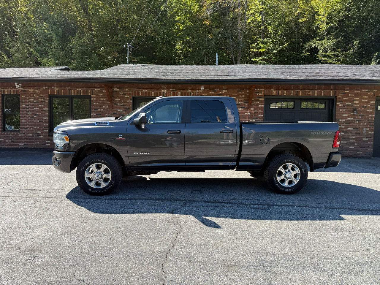 RAM 3500 Big Horn Crew Cab SWB 4WD 2022 RAM 3500 Big Horn Crew Cab SWB 4WD 2022