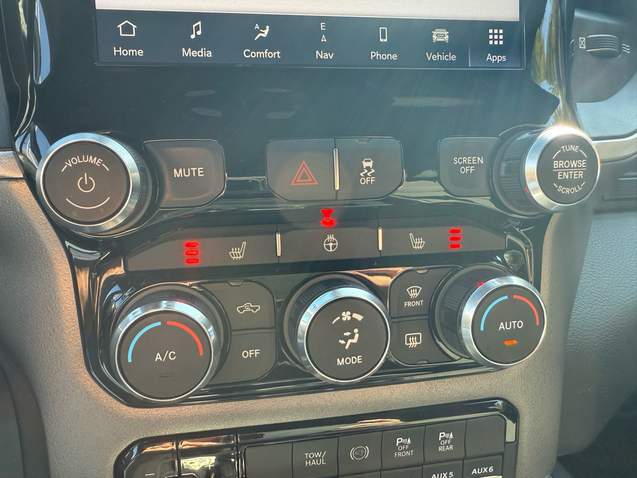 RAM 3500 Big Horn Crew Cab SWB 4WD 2022 RAM 3500 Big Horn Crew Cab SWB 4WD 2022