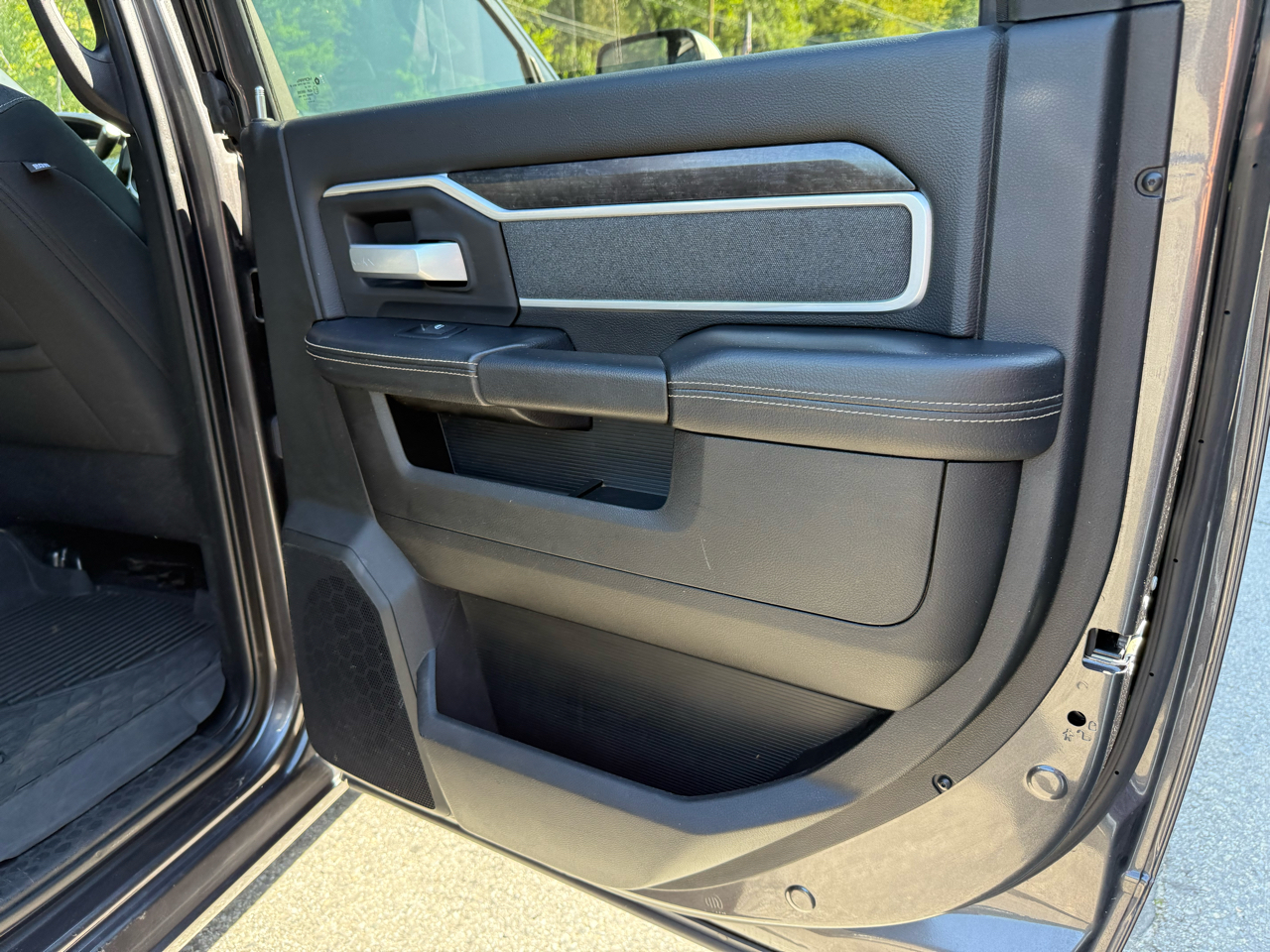 RAM 3500 Big Horn Crew Cab SWB 4WD 2022 RAM 3500 Big Horn Crew Cab SWB 4WD 2022