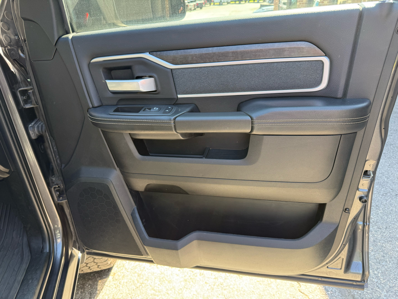 RAM 3500 Big Horn Crew Cab SWB 4WD 2022 RAM 3500 Big Horn Crew Cab SWB 4WD 2022