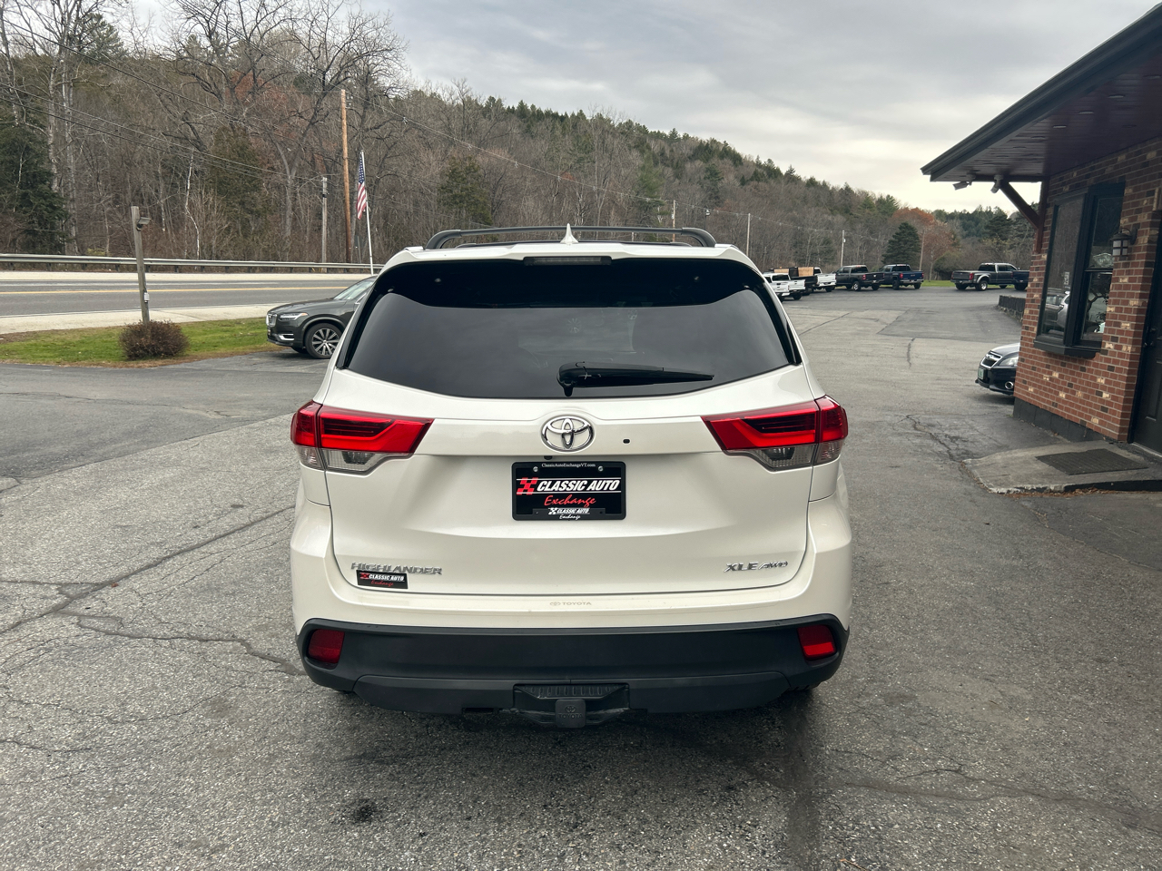 2019 Toyota Highlander SE XLE photo 2