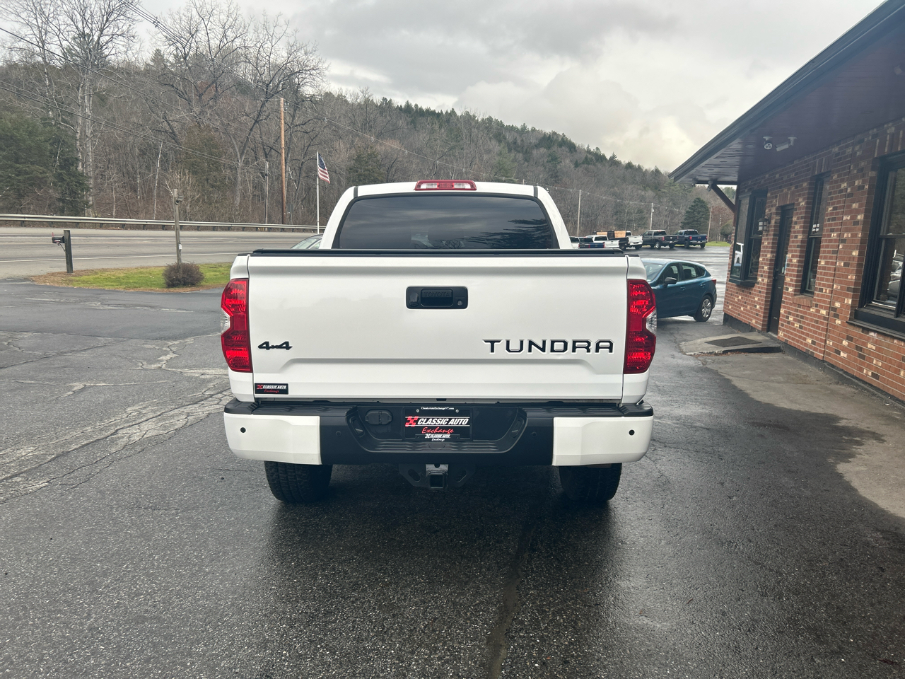 2018 Toyota Tundra Limited CrewMax photo 2