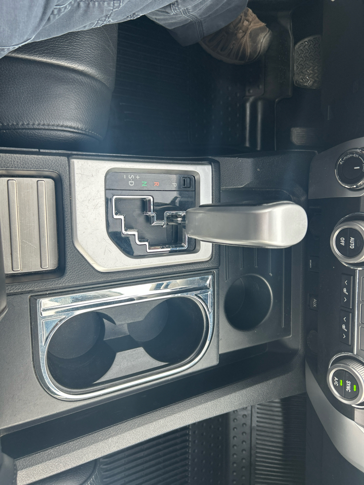 Toyota Tundra Limited 5.7L FFV CrewMax 4WD 2018