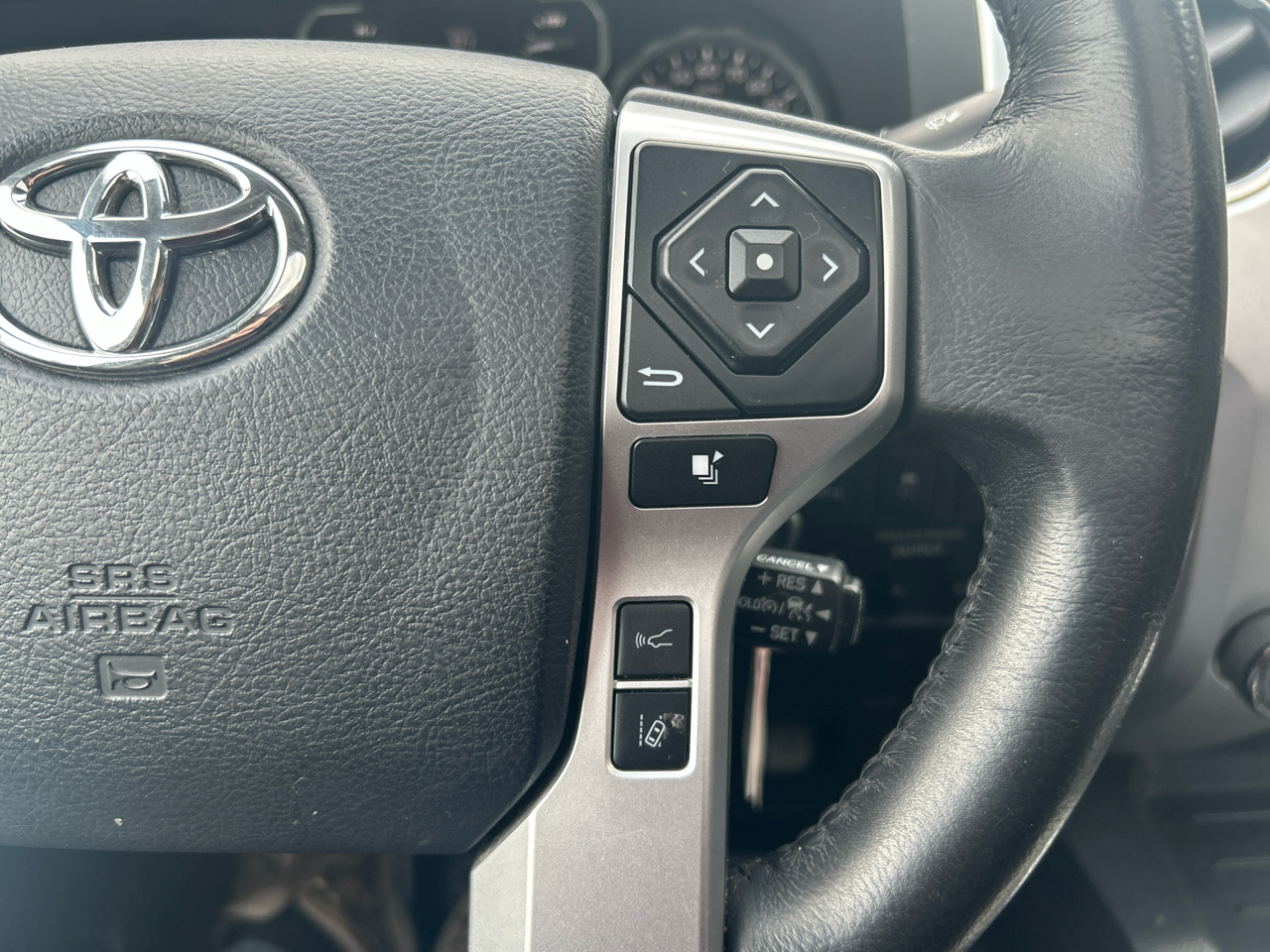 Toyota Tundra Limited 5.7L FFV CrewMax 4WD 2018