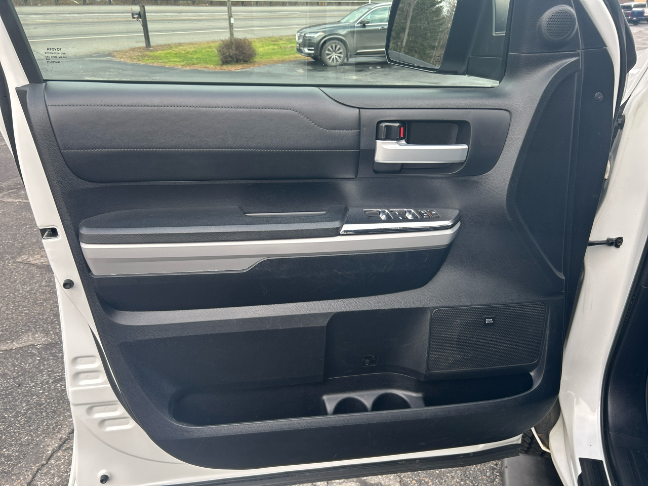 Toyota Tundra Limited 5.7L FFV CrewMax 4WD 2018