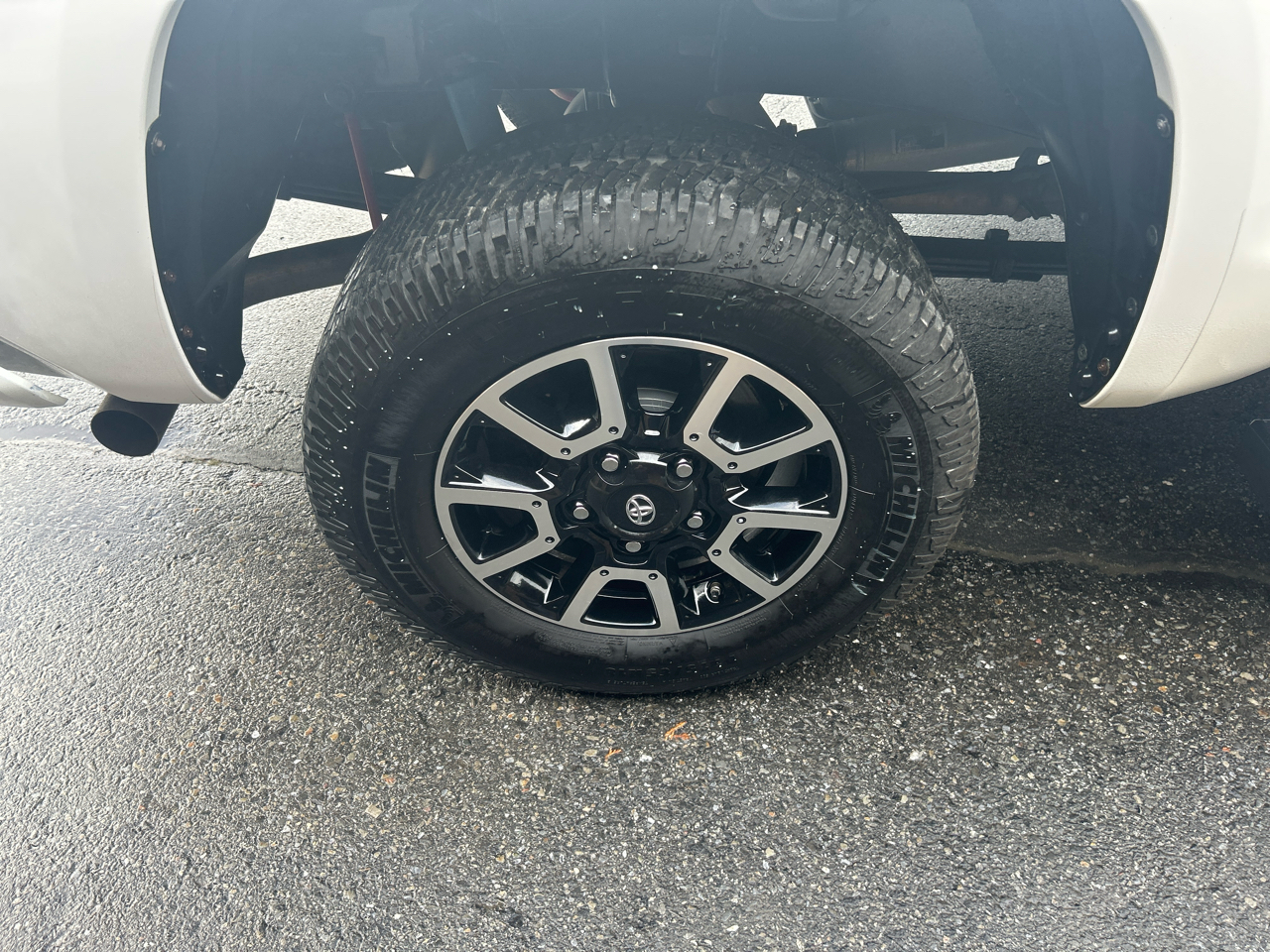 Toyota Tundra Limited 5.7L FFV CrewMax 4WD 2018