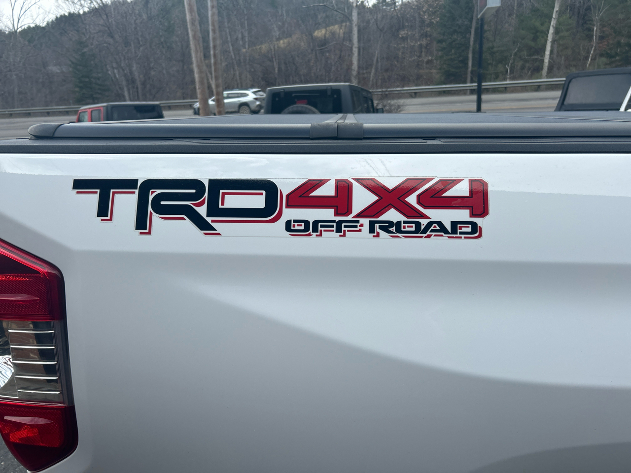 Toyota Tundra Limited 5.7L FFV CrewMax 4WD 2018