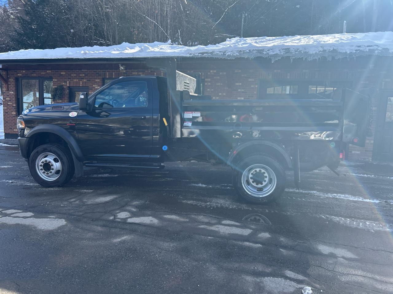 RAM 5500 Regular Cab SWB 4WD DRW 2023